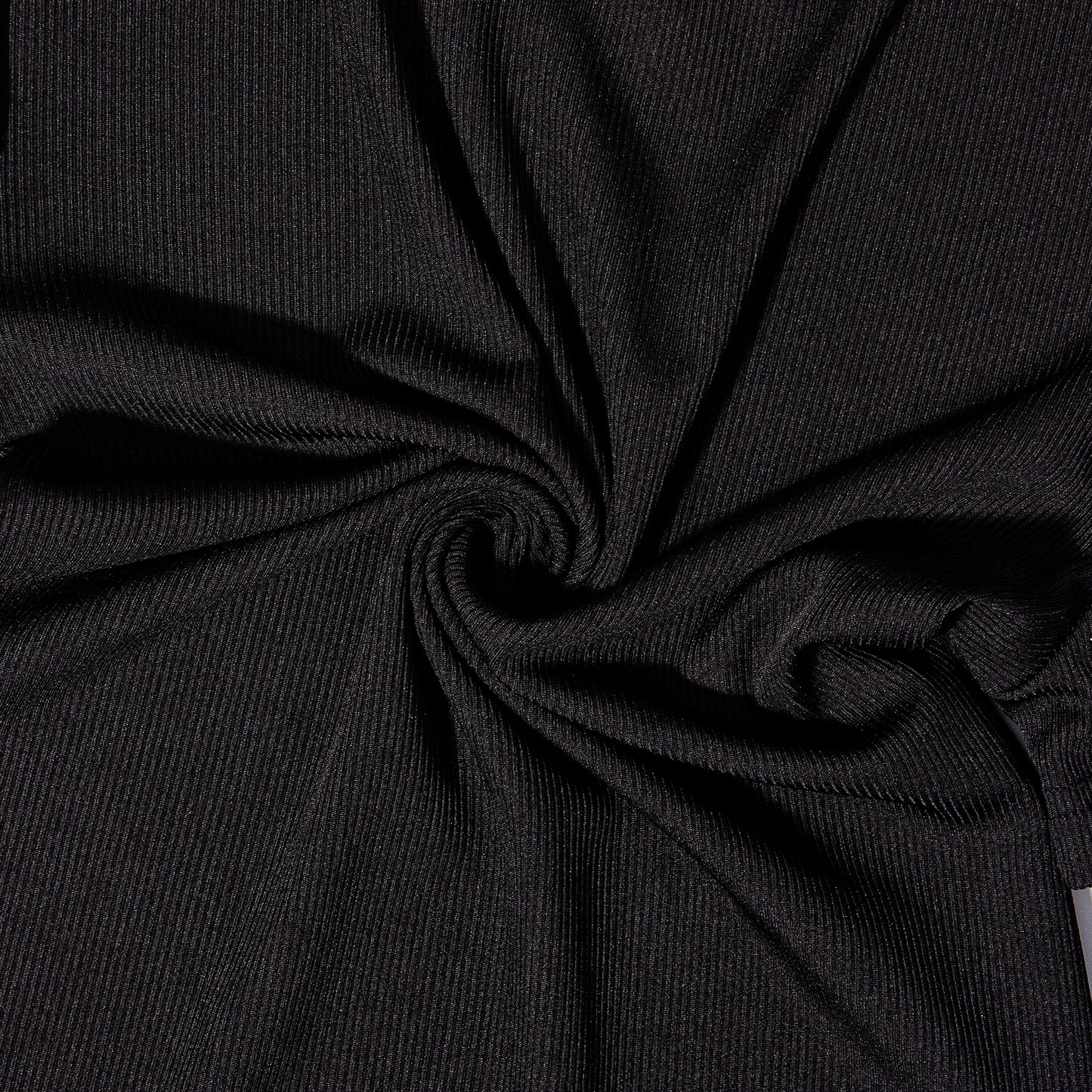 Round neck slim fit T-shirt and casual short sleeved